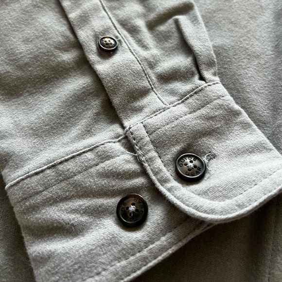 Men’s Large Light Gray Button Down Guide Gear Shirt - Picture 5 of 9